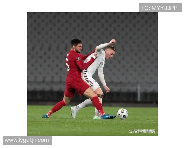 欧冠激战：里昂大胜本菲卡乌龙球引发争议与全场沸腾