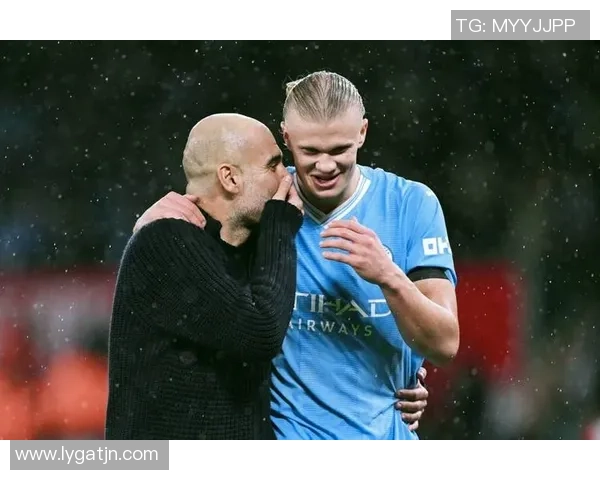 足总杯激战：多特蒙德险胜曼联乌龙球引爆全场精彩瞬间回顾