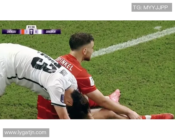 中超激战巴萨险胜巴黎红牌事件引发全场热议与争议