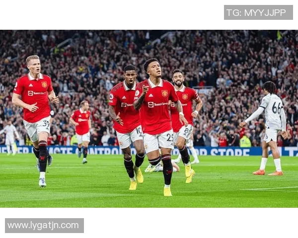 欧冠精彩对决曼联大胜那不勒斯红牌事件引发全场热议