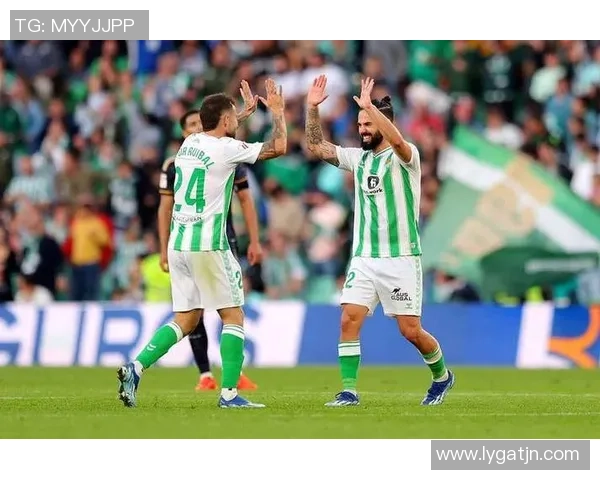 西甲精彩对决多特蒙德轻取里昂点球大战点燃全场激情