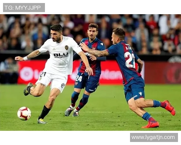 西甲激战本菲卡与波尔图战平帽子戏法引发全场热烈反响